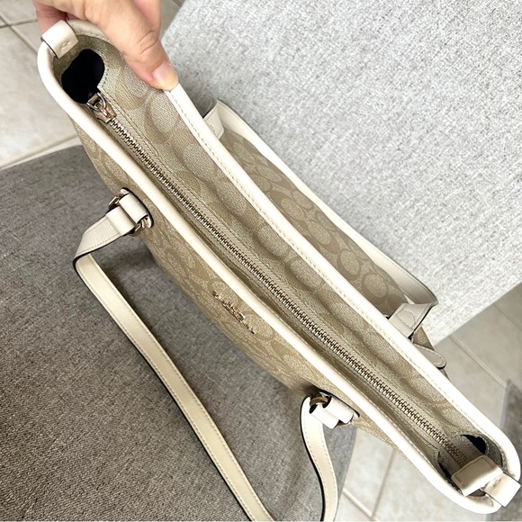 Coach Zip-Top Tote Shoulder Handbag w/ Free Wallet - Picture 6 of 14